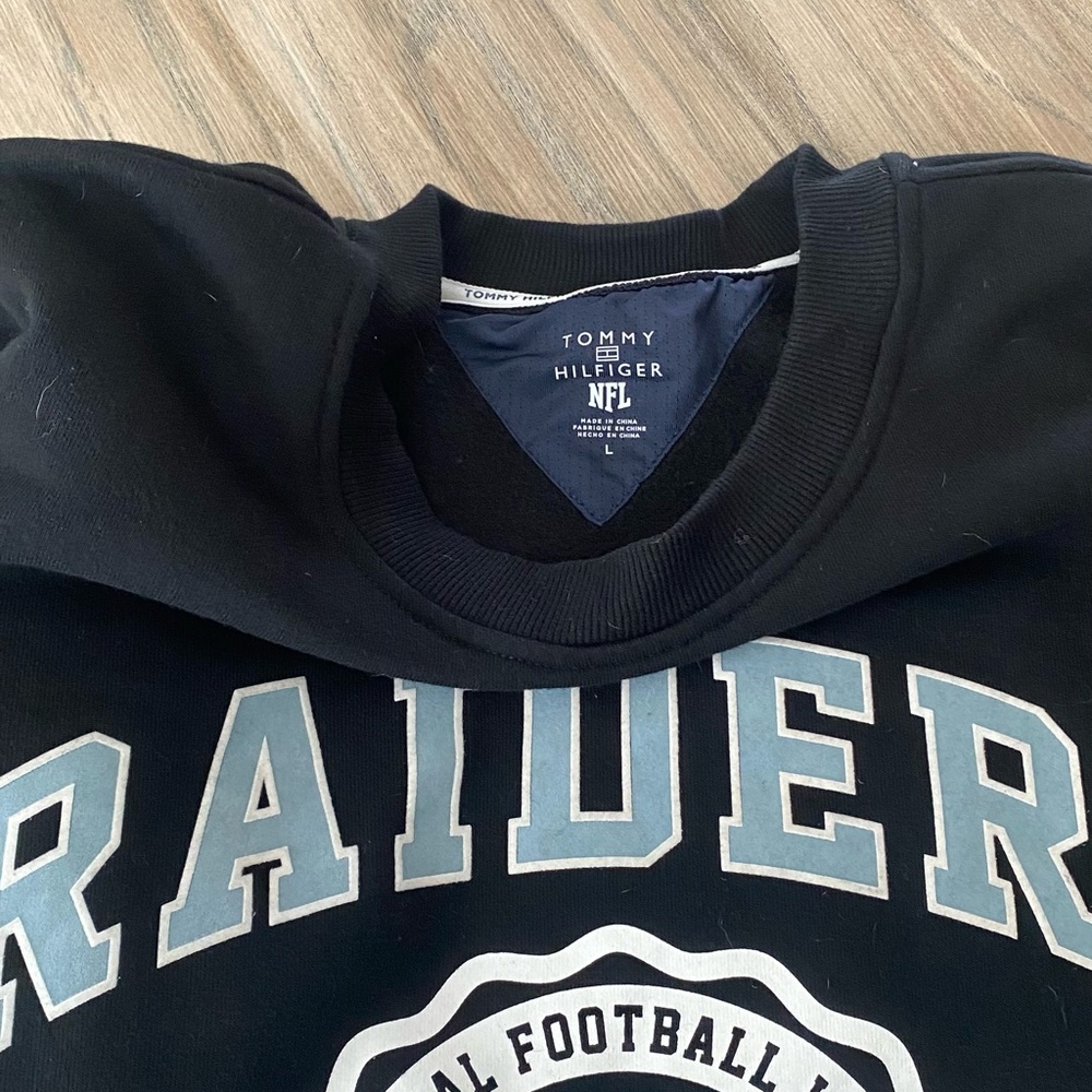 Sweatshirt - Picture 2 of 3